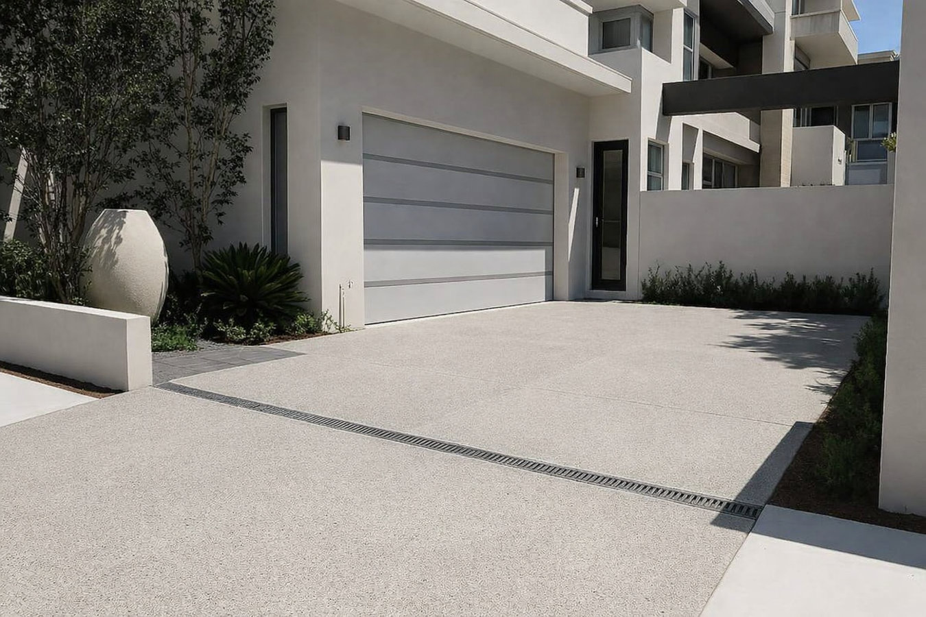 Concrete driveway building in Laredo, TX
